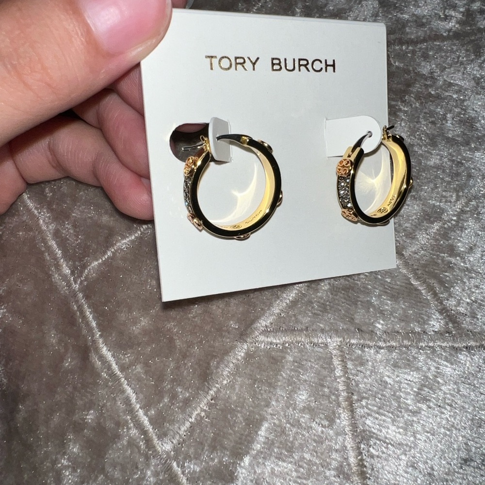 Tory Burch small miller stud hoop ✨